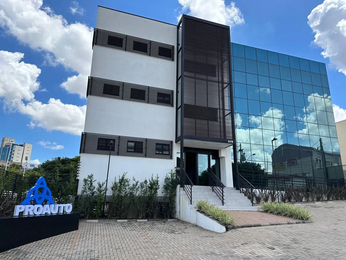 Família protegida com seguro e proteção veicular Nardini Seguros em Americana SP